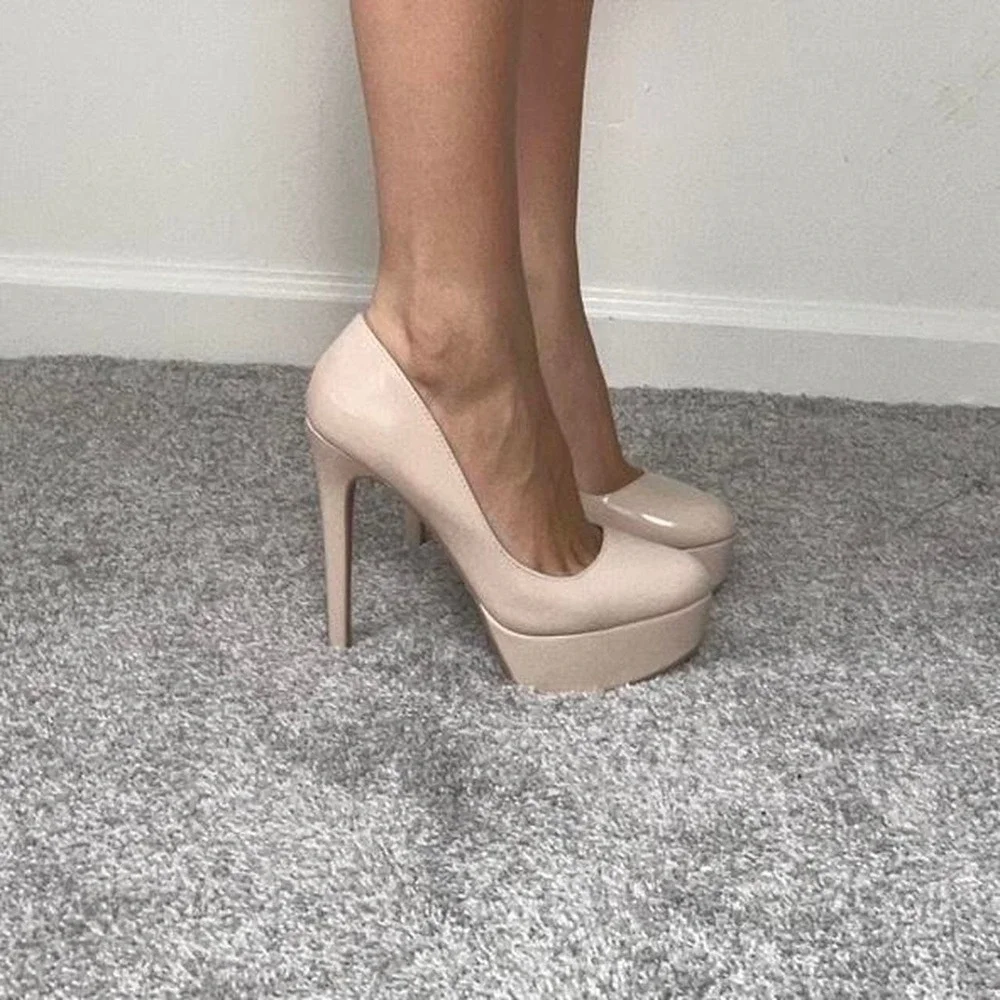 00s Charlotte Russe nude platform round toe stiletto pumps - Picture 3 of 8